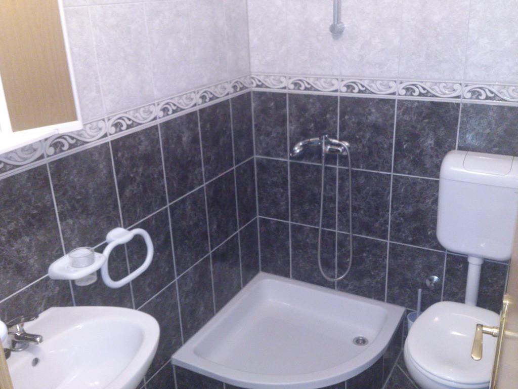 Brig Apartments Живогоще Екстер'єр фото
