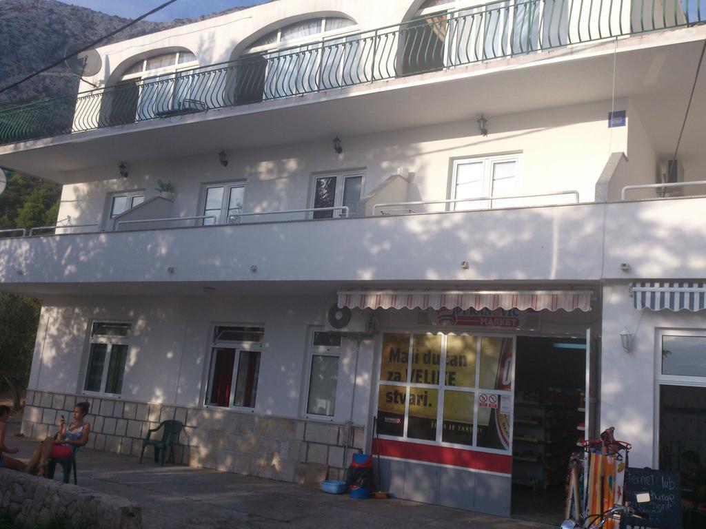 Brig Apartments Живогоще Екстер'єр фото